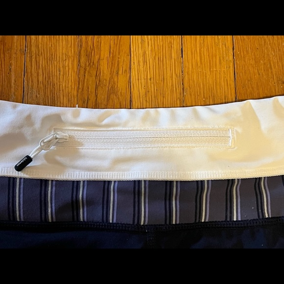 Lululemon Athletica Navy blue white shorts size 10 - Picture 5 of 7